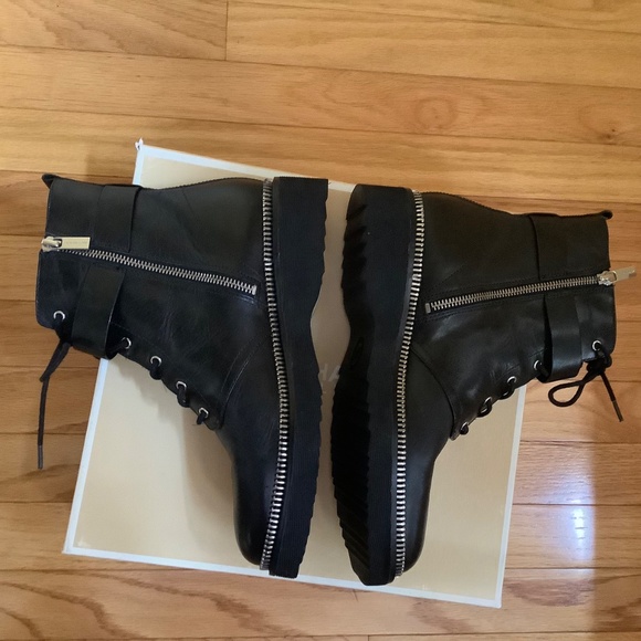Michael Kors Vivia Zip Trimmed Leather Combat Bootie Black SZ 9.5 - Picture 7 of 16
